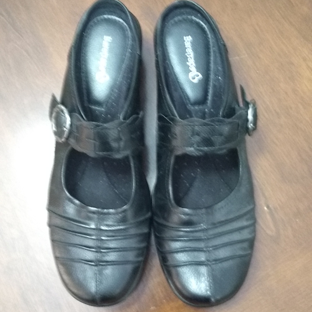 Black like new leather Baretraps Mary Jane style mules.